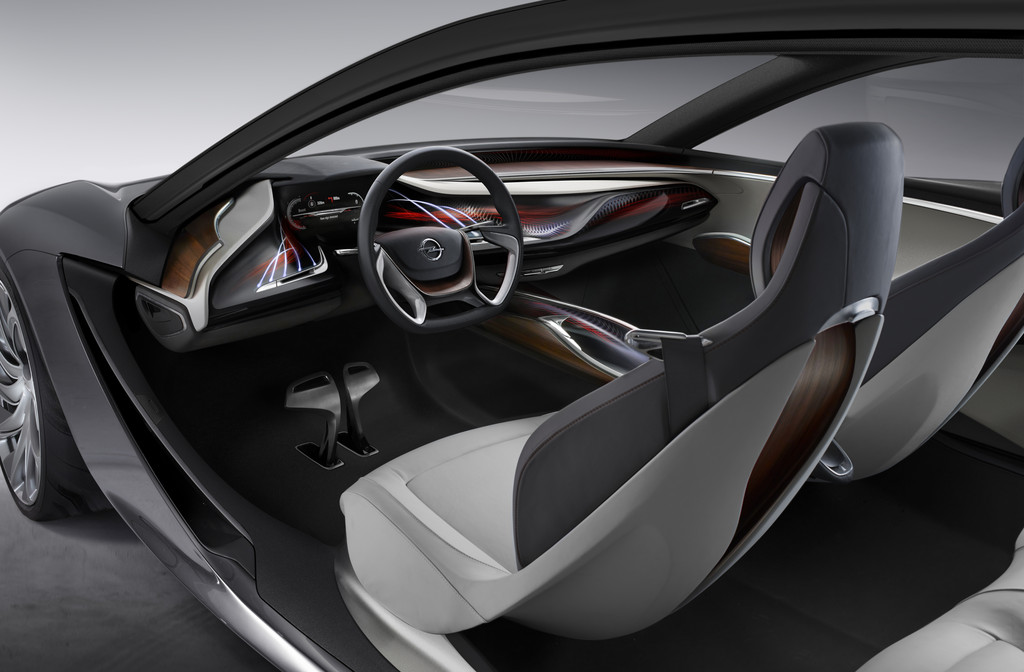 Opel Monza Concept macht das Armaturenbrett zum Event