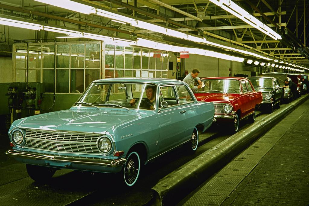 Opel Rekord A Endkontrolle im Werk Rüsselsheim 1963