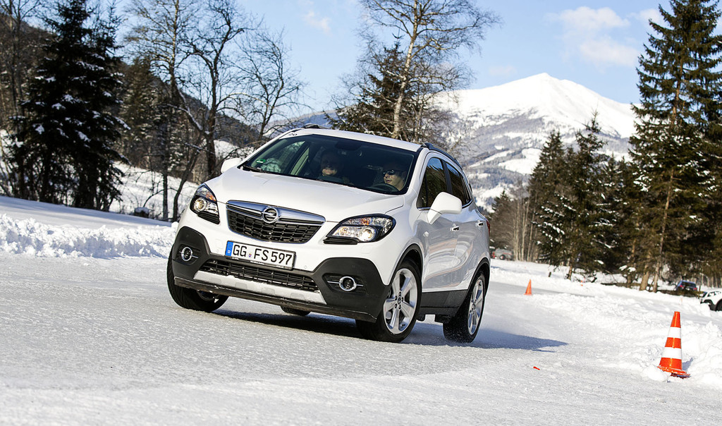 Opel bringt rasante Weihnachtsgeschenke