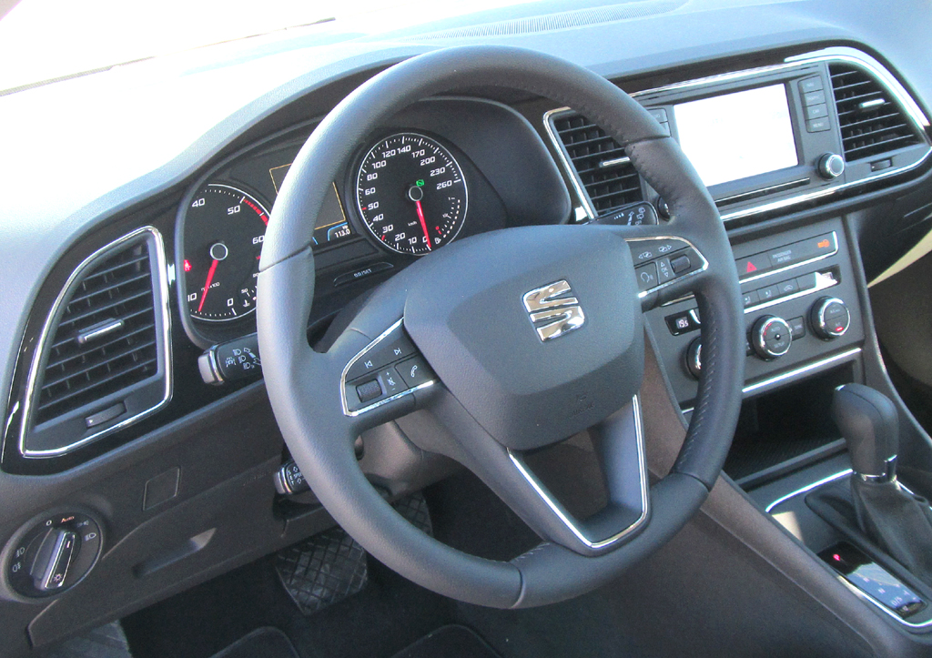 Seat León ST: Das Cockpit ist übersichtlich gestaltet. 