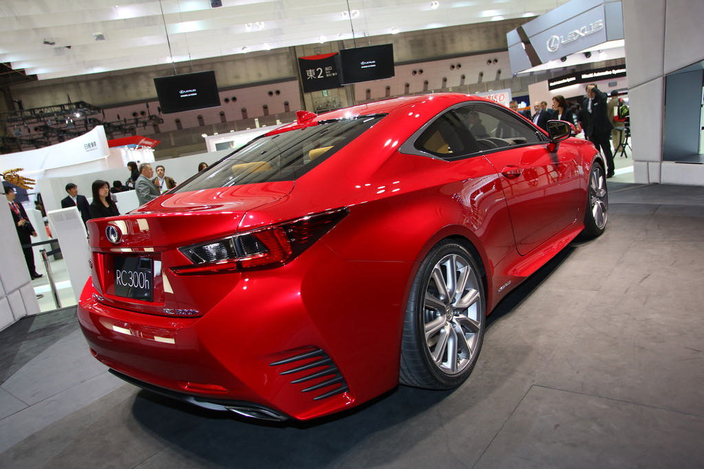 Tokyo 2013: Lexus zeigt Sportcoupé auf IS-Basis