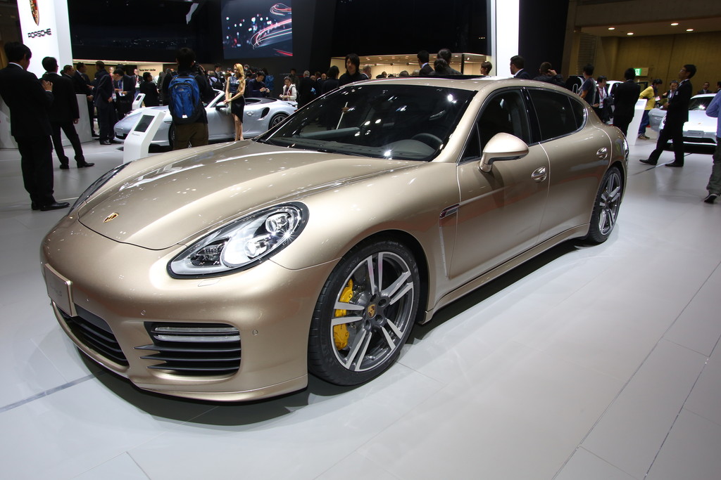 Tokyo 2013: Porsche Panamera bekommt 50 PS mehr