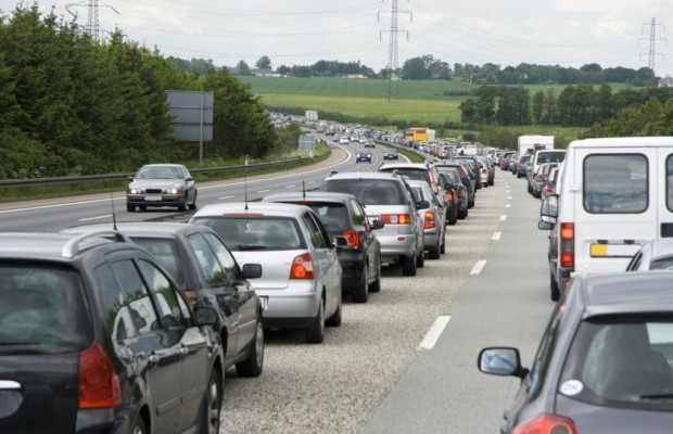 TomTom Verkehrs-Index - Auto an Auto in Stuttgart