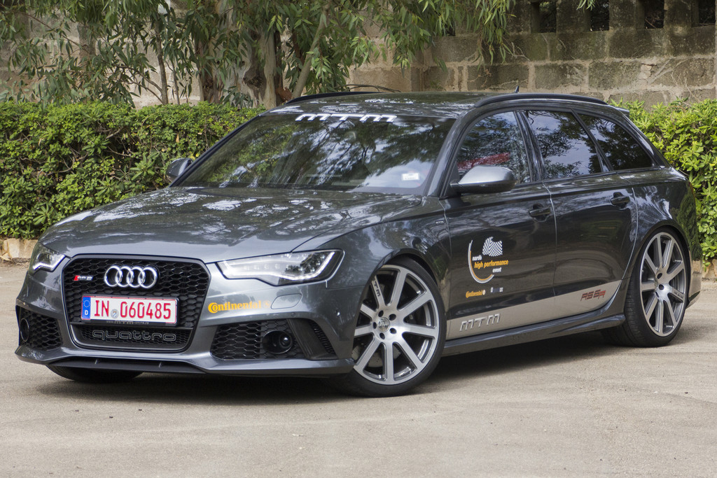 Der Audi RS 6 von MTM erreichte in Nardo eine Spitzengeschwindigkeit von 330,1 km/h.

Der Audi RS 6 von MTM erreichte in Nardo eine Spitzengeschwindigkeit von 330,1 km/h.