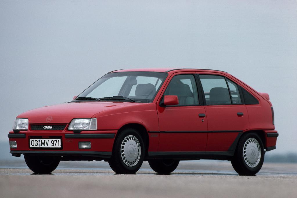 100 Jahre Vierventilmotoren bei Opel