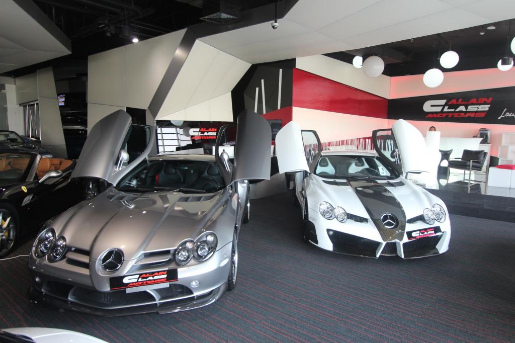 Allein hier in Dubai stehen vier Mercedes SLR, ein Bugatti, eine Handvoll Ferrari, dazu das gesamte Portfolio von Lamborghini und die komplette Palette von Rolls-Royce auf dem dunklen Teppich im Glaspalast an der Sheik-Zayhed-Road.