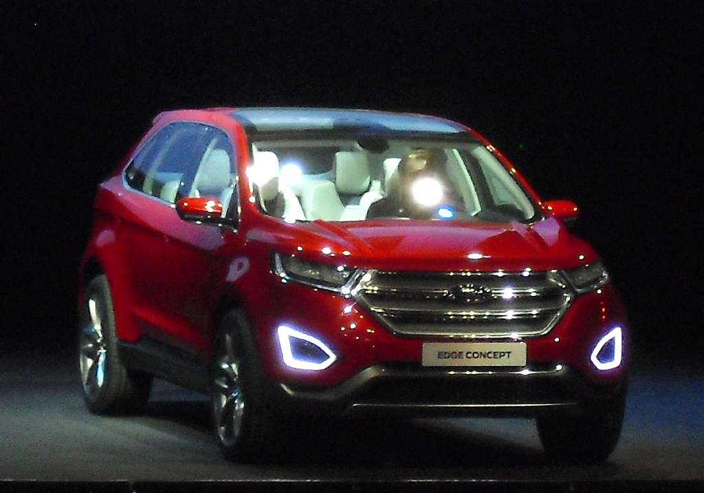 Als Serienmodell geht Fords Edge, hier noch als Studie, als gehobenes SUV an den Start. 