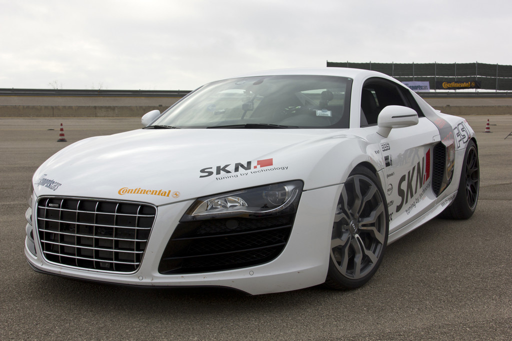 Auch das Team von SKN Tuning war zum ersten Mal in Nardo mit dabei und fuhr im Audi R8 mit knapp 350 Km/h direkt aufs Gesamt-Podium der Höchstgeschwindigkeiten aller Tuner.