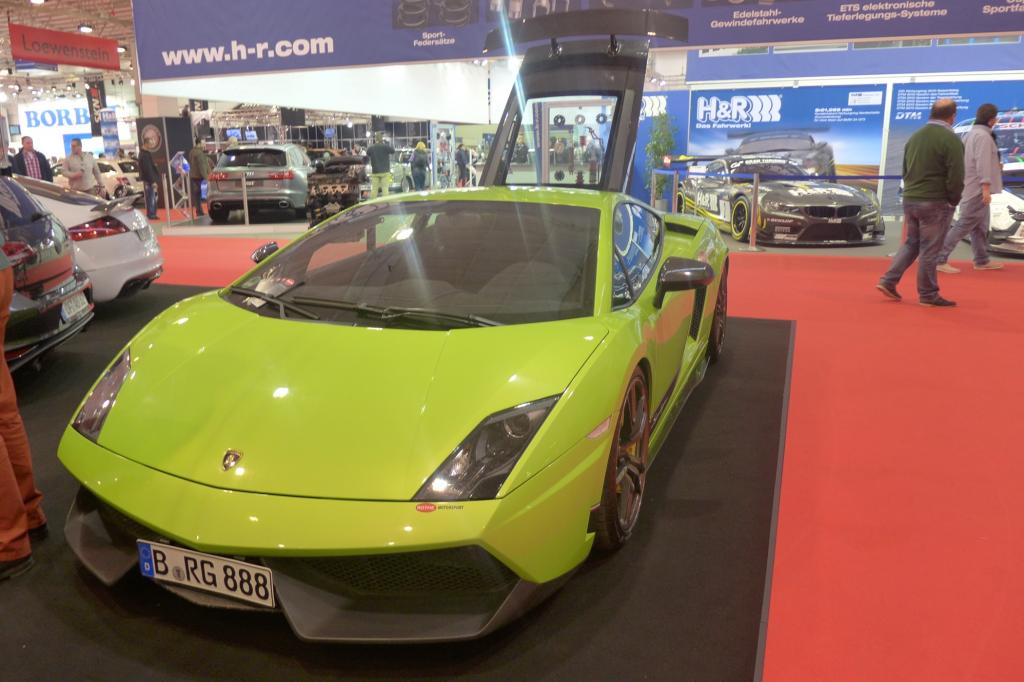 Auch wenn mancher das bunte Farbspiel auf der Essen Motor Show wohl als Schau der Peinlichkeiten bezeichnen mag – diesen Mut sollte man nicht kleinreden.
