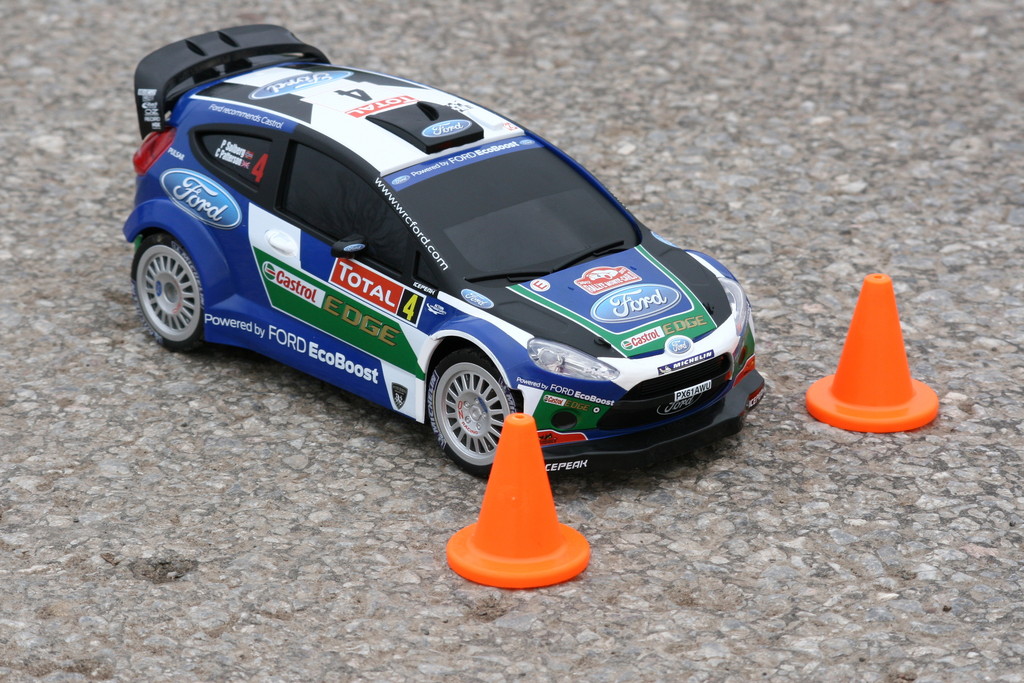 Ausprobiert: Ford Fiesta RS WRC von Carrera RC