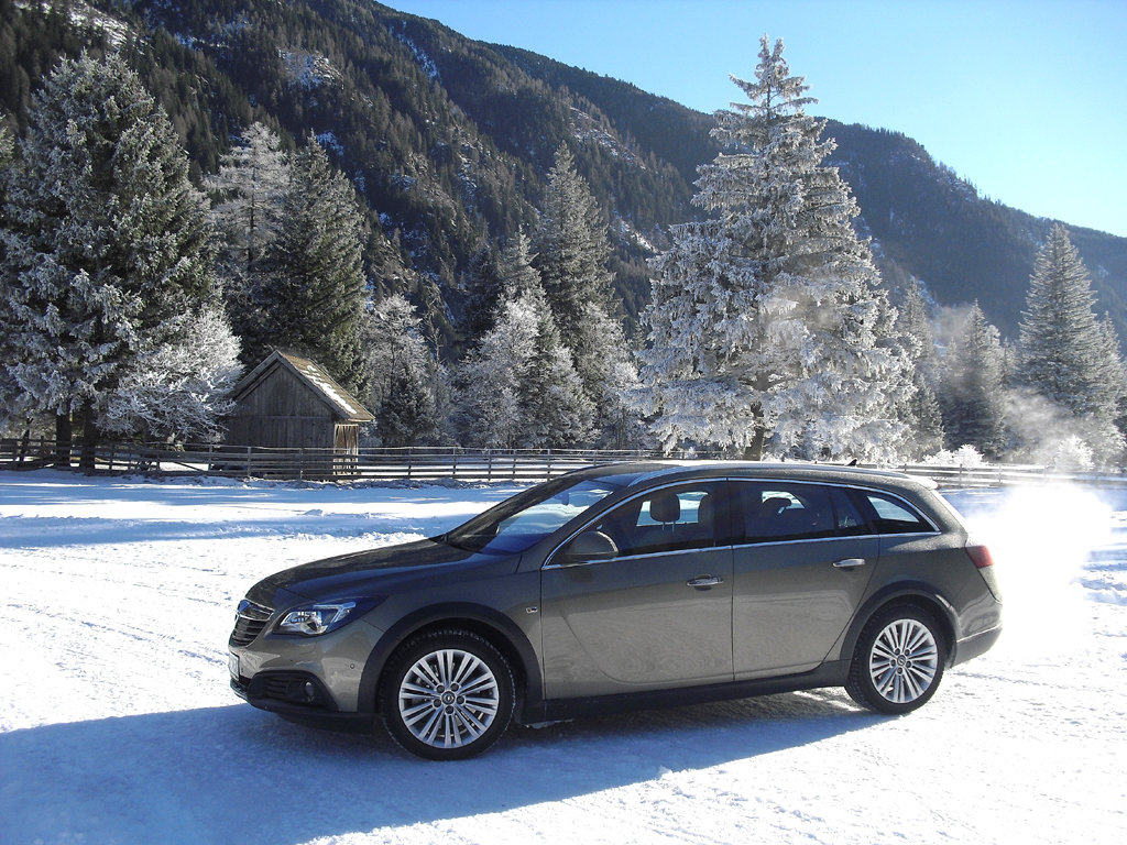 Ausschließlich mit Allrad: Opels neuer Country Tourer. 