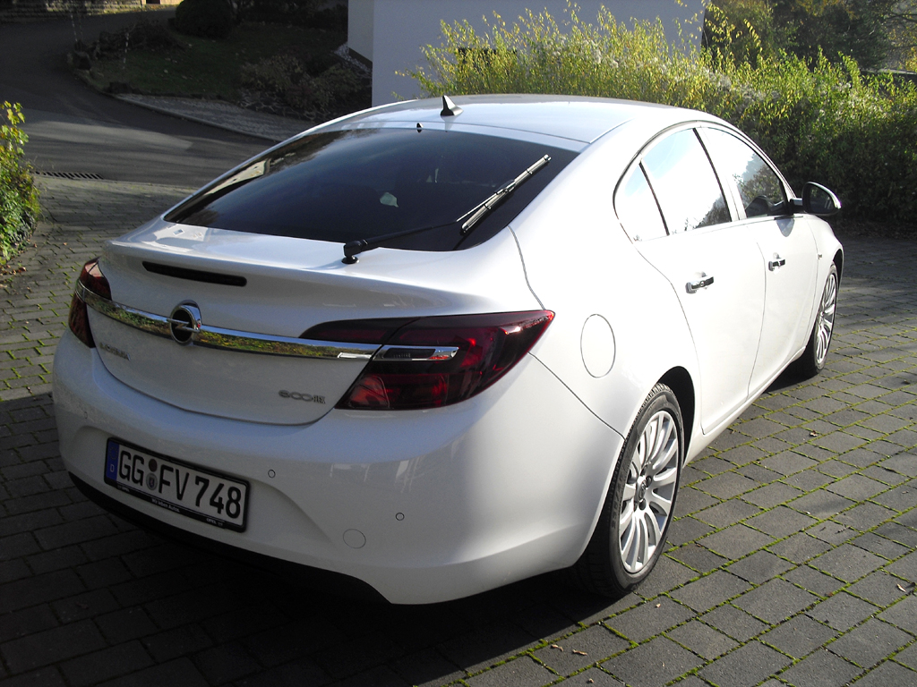 Auto im Alltag: Opel Insignia - Blick auf die Heckpartie.