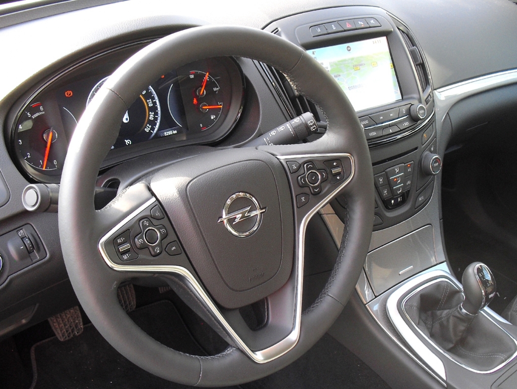 Auto im Alltag: Opel Insignia - Blick ins Cockpit.
