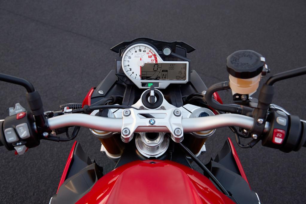 BMW S 1000 R: Bayerns nackte Kanone