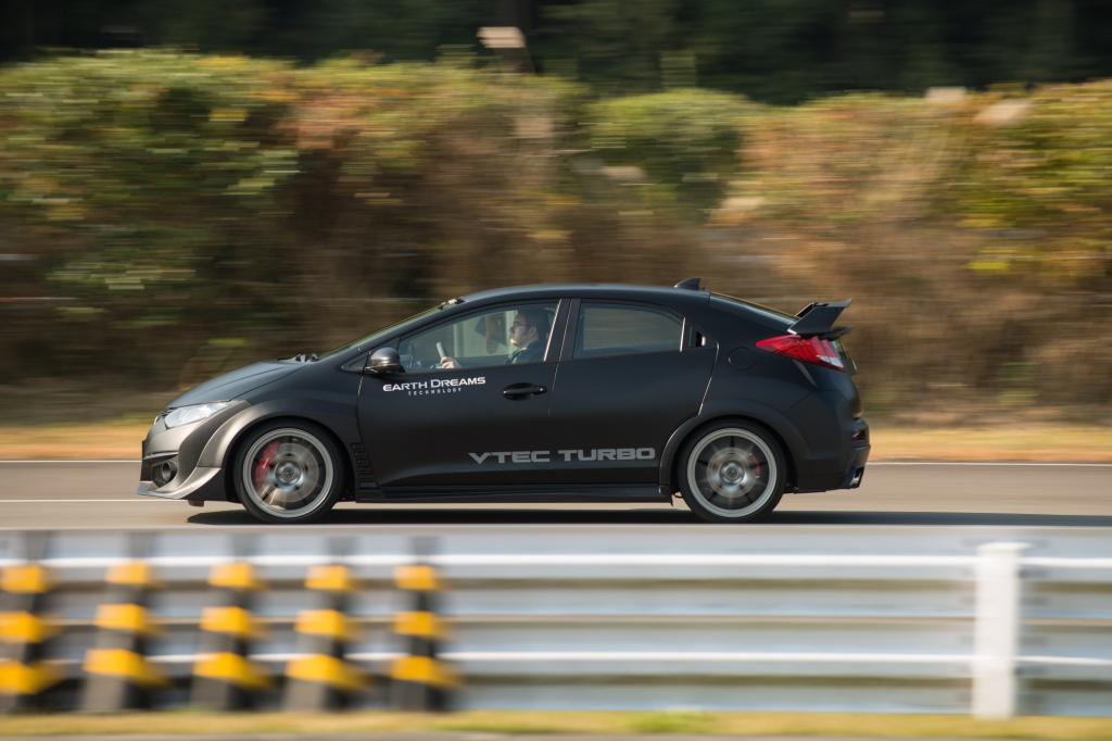 Besorgte Fans mögen den Abschied vom Hochdrehzahlkonzept beweinen, das einem ebenfalls zwei Liter großen Vierzylinder beim letzten Type R mit bis zu 7.800 Touren immerhin schon 201 PS entlockt hat.