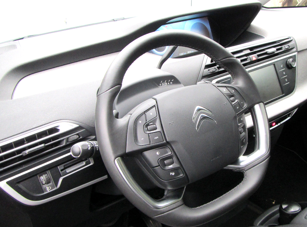 Citroën C4 Picasso: Blick ins Cockpit. 