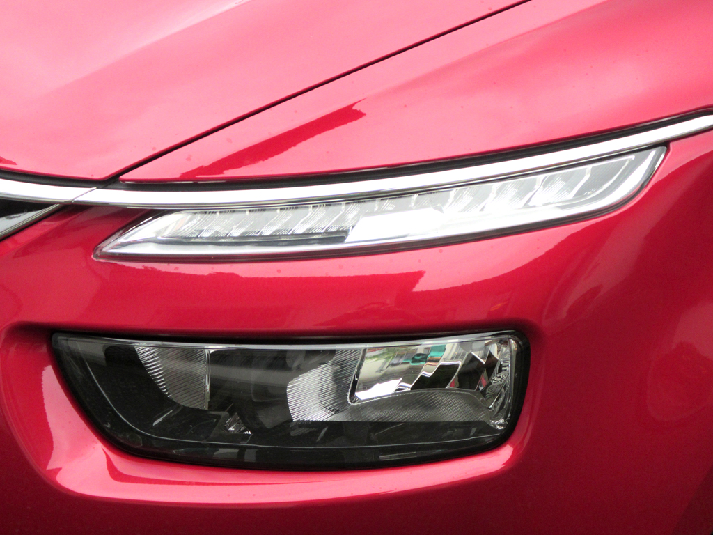 Citroën C4 Picasso: Moderne Leuchteinheit vorn. 