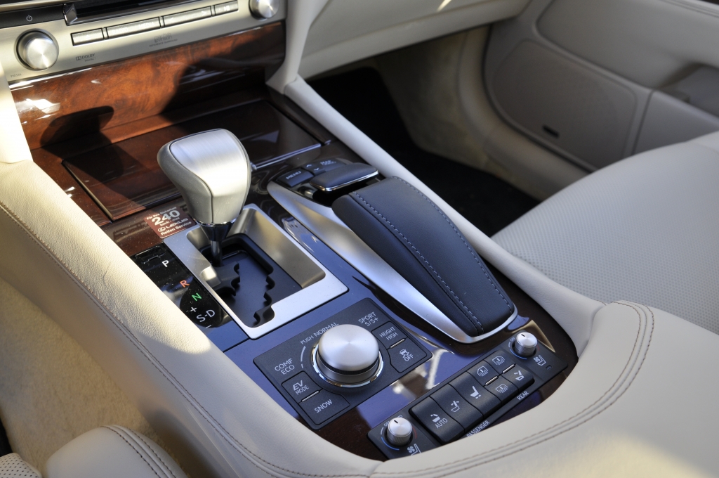 Das Innenleben des Lexus LS 600h