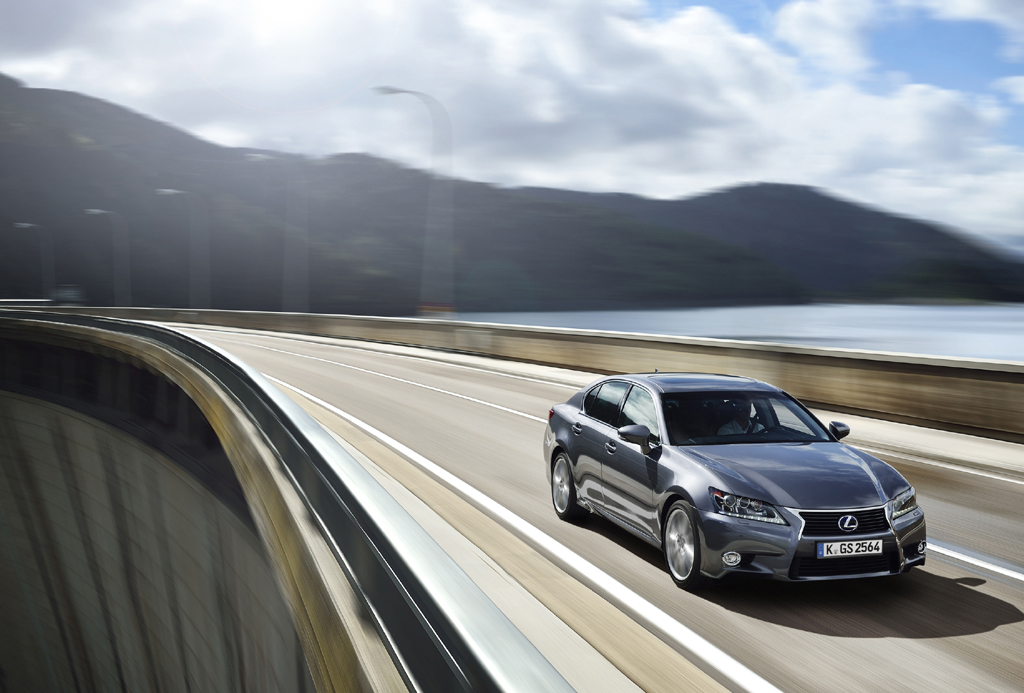 Der 300h ist neben dem 400h der zweite Vollhybrid in der Lexus-GS-Baureihe.