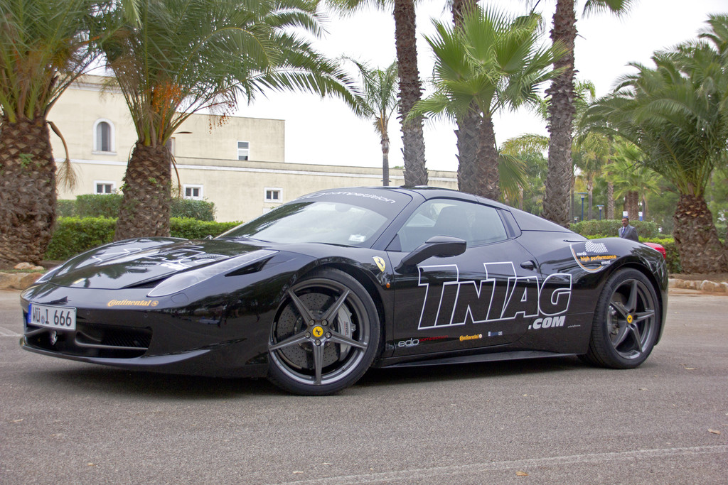 Der Ferrari 458 Spyder mit 620 PS von Edo Competition kam in Nardo auf 325,5 km/h.