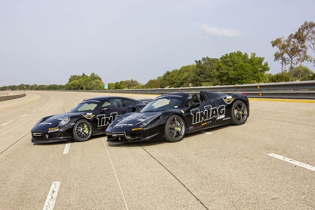 Die Autos von Edo Competition: Dieses Mal waren es ein Ferrari 458 Spider und ein Porsche 991 Turbo S, die es auf Top-Speeds von 325,5 km/h und 326,7 km/h brachten.
