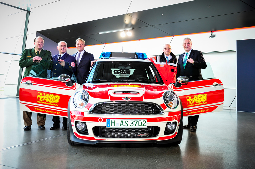 Drei Mini für Münchener Polizei und Rettungskräfte