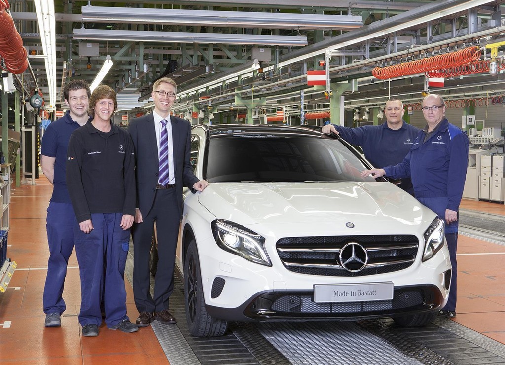 Erster Mercedes-Benz GLA läuft vom Band