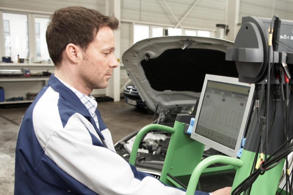 Fahrzeugvernetzung: Intelligente Autos serienmäßig