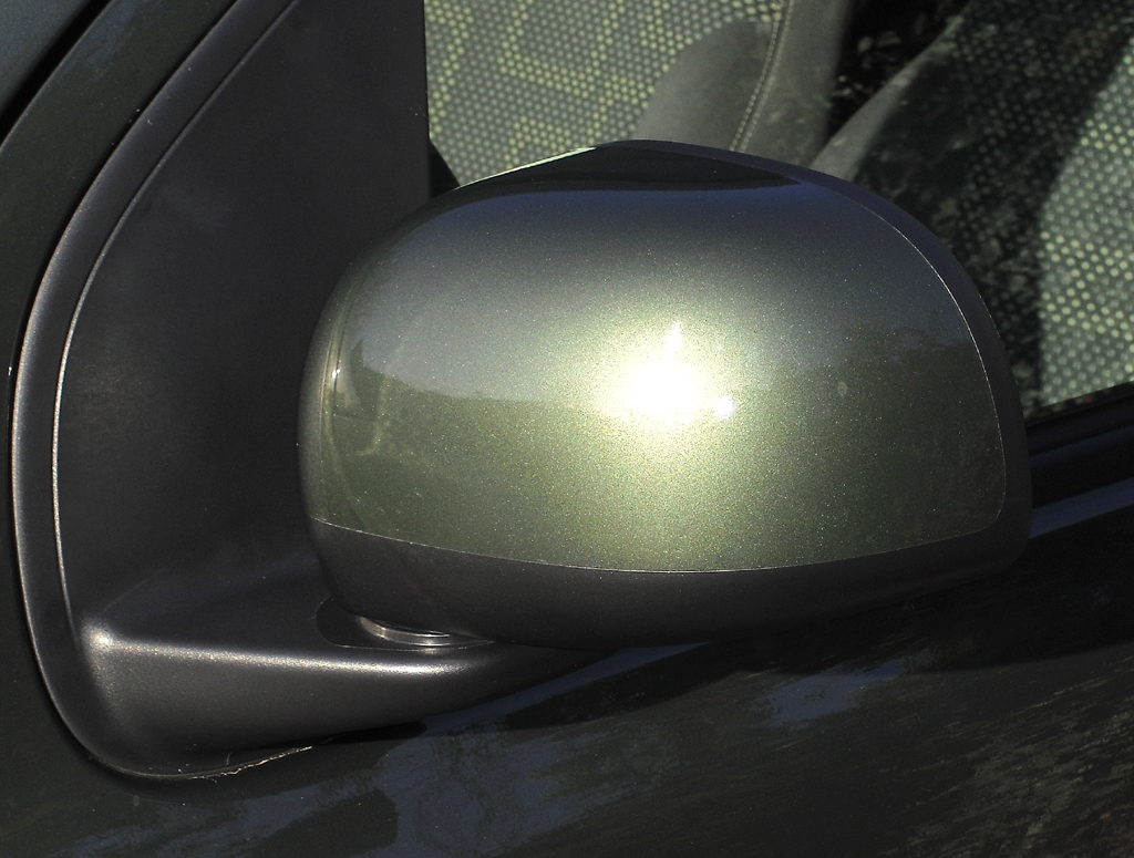 Fiat Panda: Blick auf den Außenspiegel auf der Fahrerseite. 