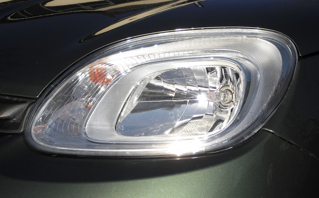 Fiat Panda: Moderne Leuchteinheit vorn. 