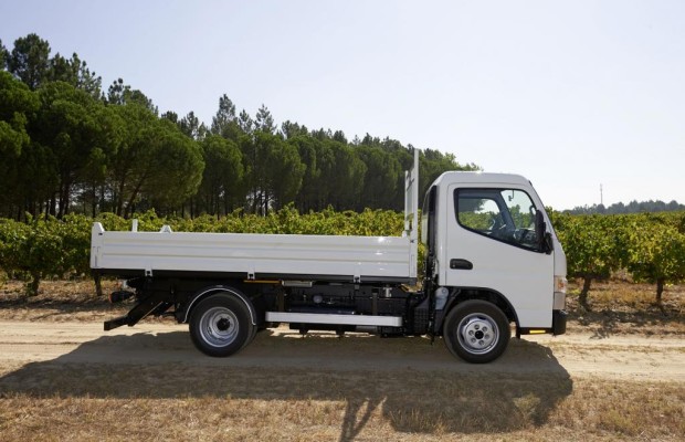 Fuso Canter: Runderneuerter Leicht-Lkw