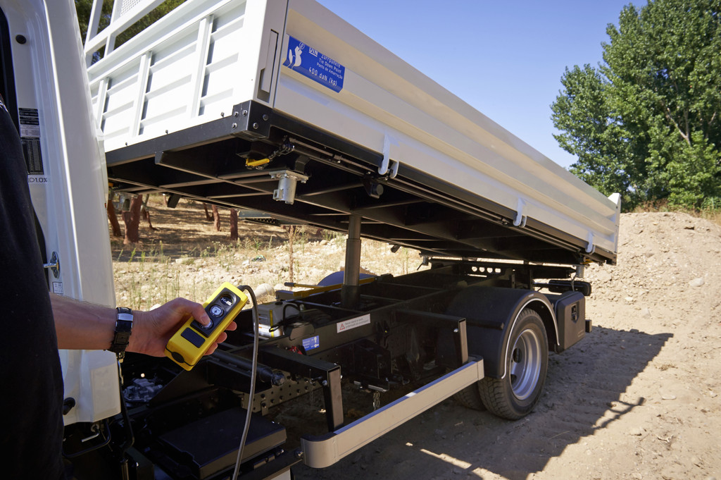 Fuso Canter jetzt auch mit Aufbauten ab Werk