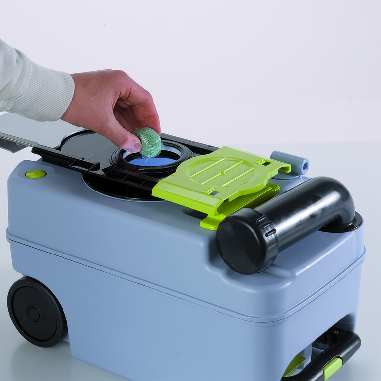 Grüne Sanitär-Tabs von Dometic