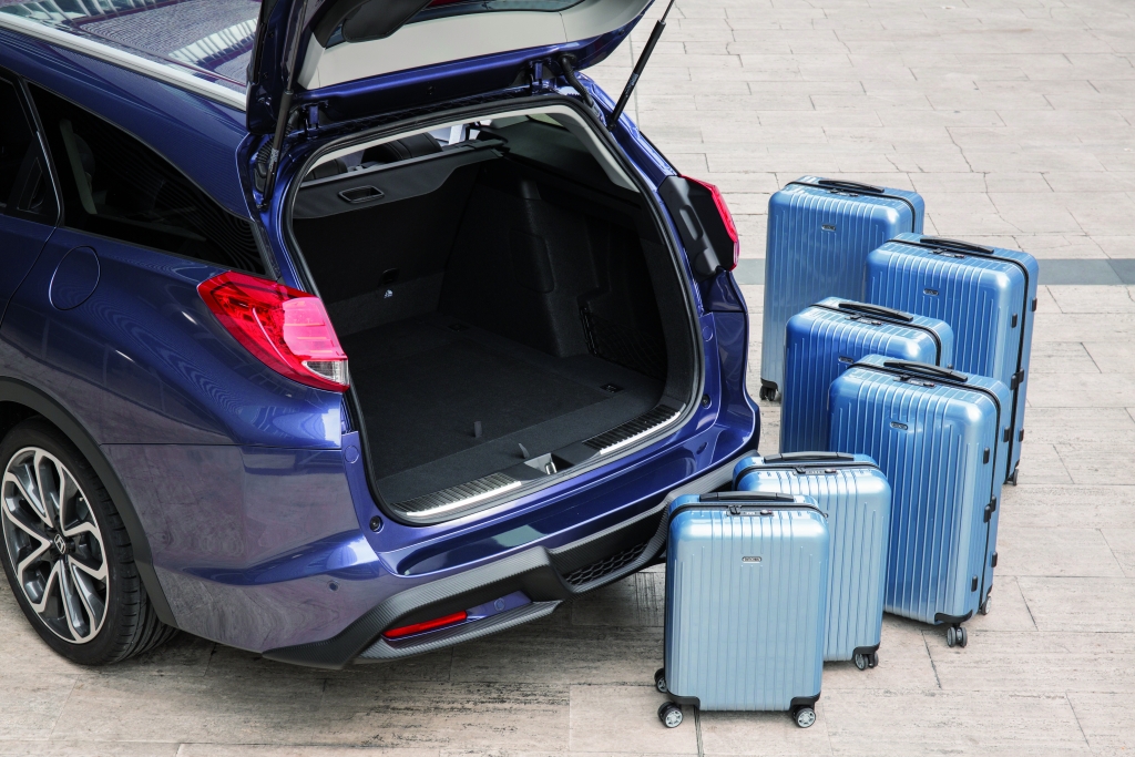 Honda Civic Tourer  - Auf die Klappe, Koffer laden und kraftvoll los