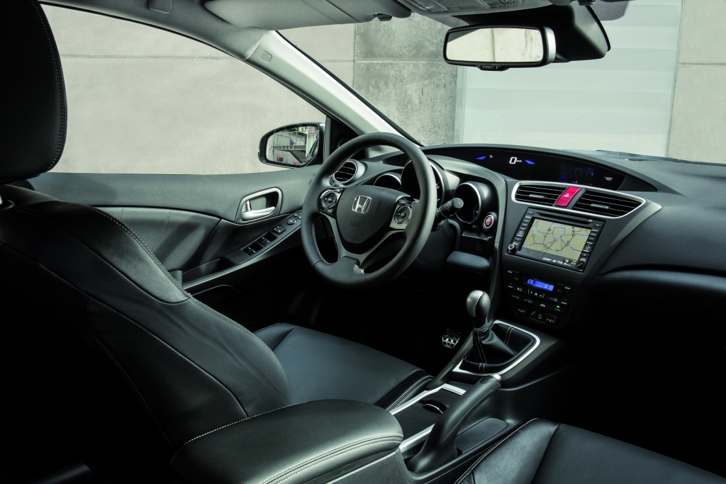 Honda Civic Tourer  - Auf die Klappe, Koffer laden und kraftvoll los