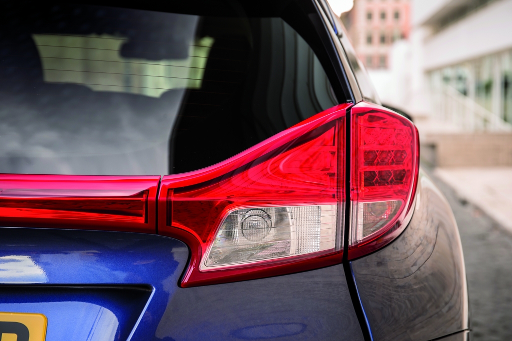 Honda Civic Tourer  - Auf die Klappe, Koffer laden und kraftvoll los