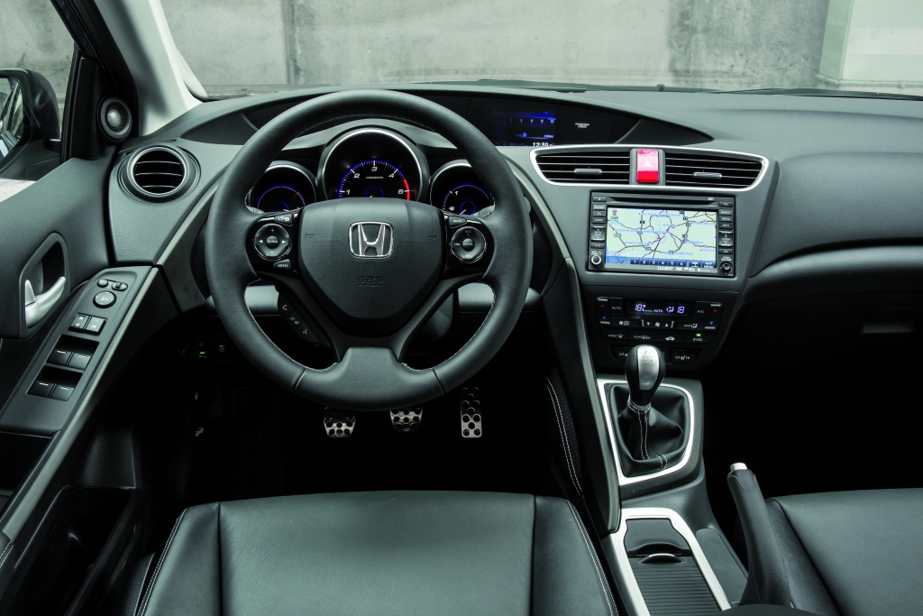 Honda Civic Tourer  - Auf die Klappe, Koffer laden und kraftvoll los