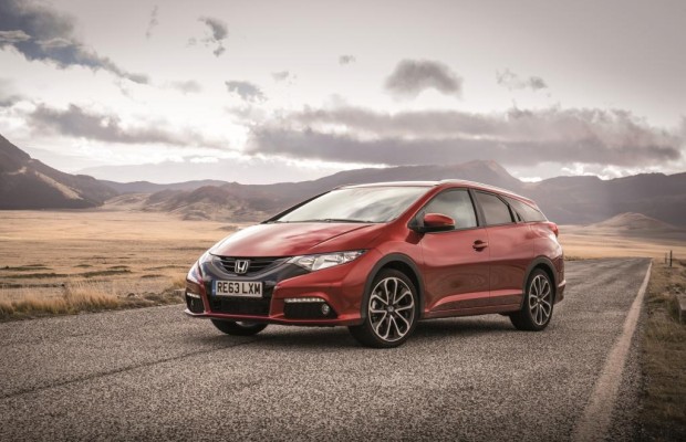 Honda Civic Tourer  - Auf die Klappe, Koffer laden und kraftvoll los