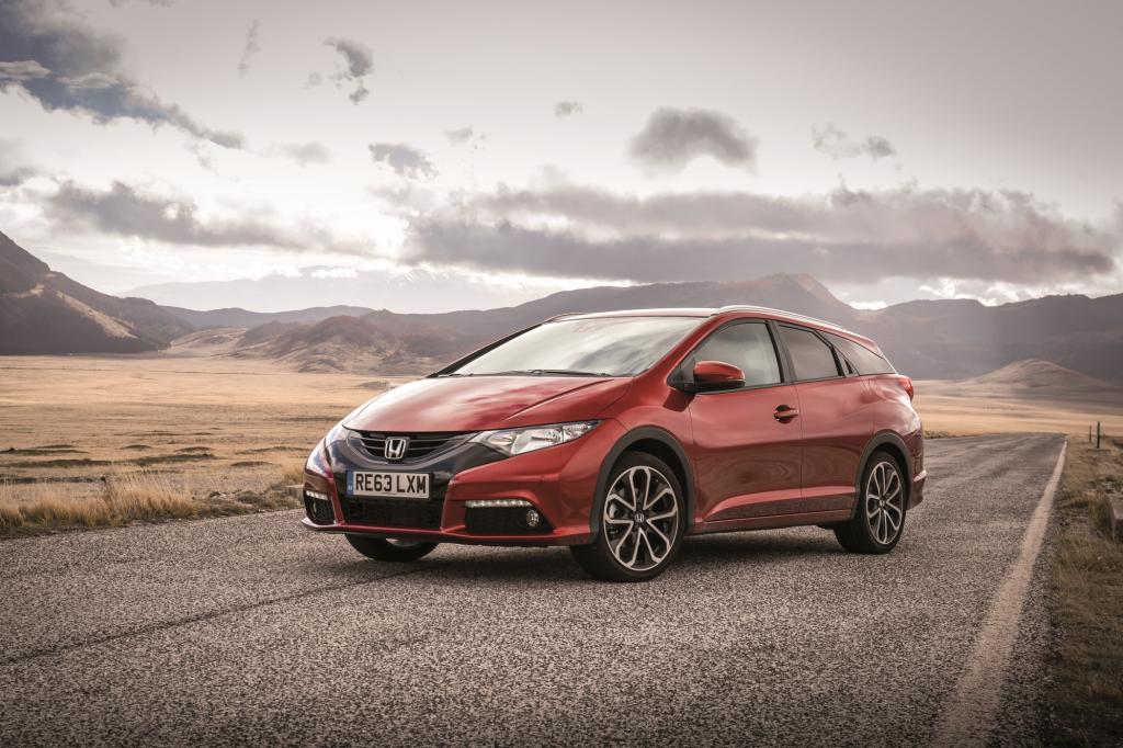 Honda Civic Tourer  - Auf die Klappe, Koffer laden und kraftvoll los