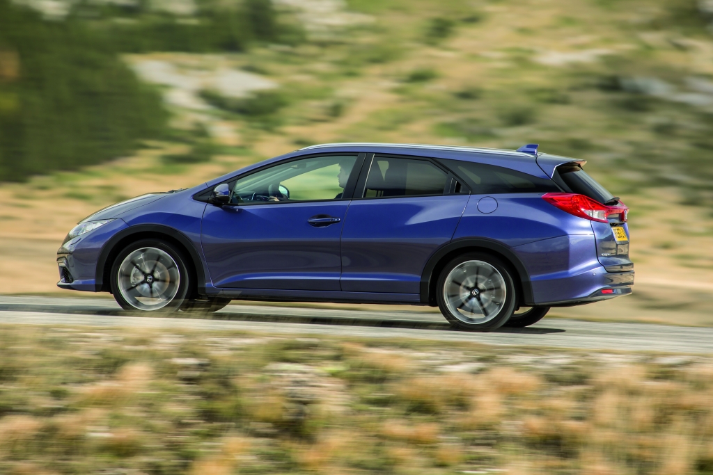 Honda Civic Tourer  - Auf die Klappe, Koffer laden und kraftvoll los