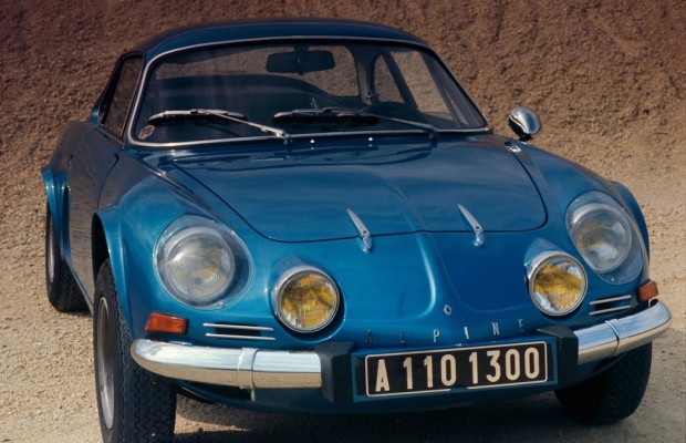 Im Bücherregal: Alpine A 110  – kleine Flunder ganz groß