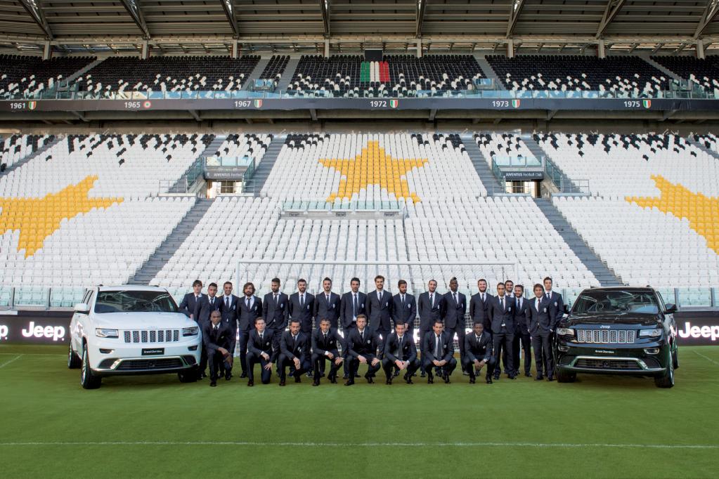 Juve-Spieler fahren Jeep Grand Cherokee