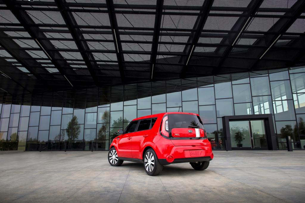 Kia ist einen anderen Weg gegangen und hat für den Soul auch noch eine Prise Transporter und Van mit hineingemischt.