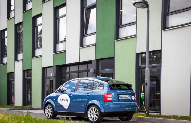 Ladetechnik für Elektroautos - Erste Laternen-Tankstelle eröffnet