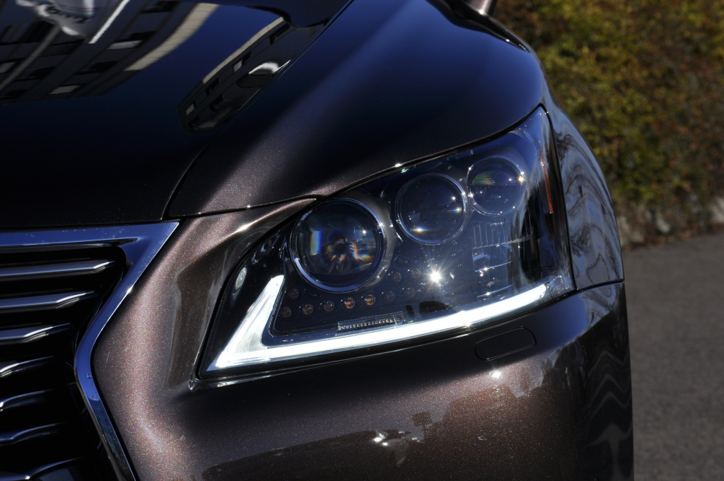 Lexus = Luxus