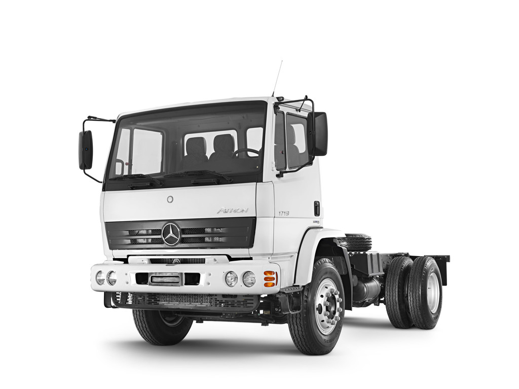 Mercedes-Benz liefert 607 Lkw in Brasilien