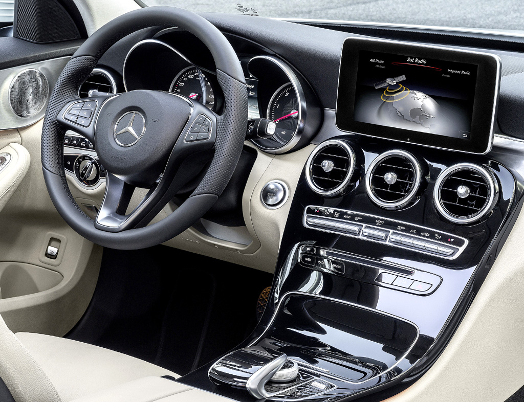 Mercedes-C-Klasse: Blick ins Cockpit. 