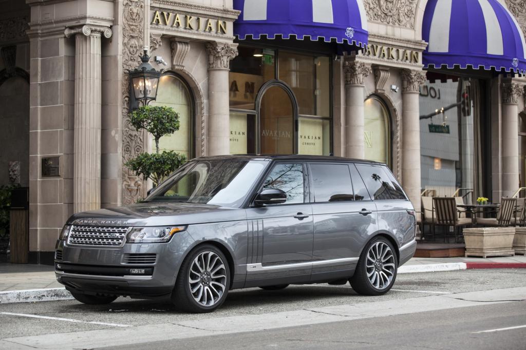 Range Rover LWB - Hinterbänkler auf dem Hochsitz