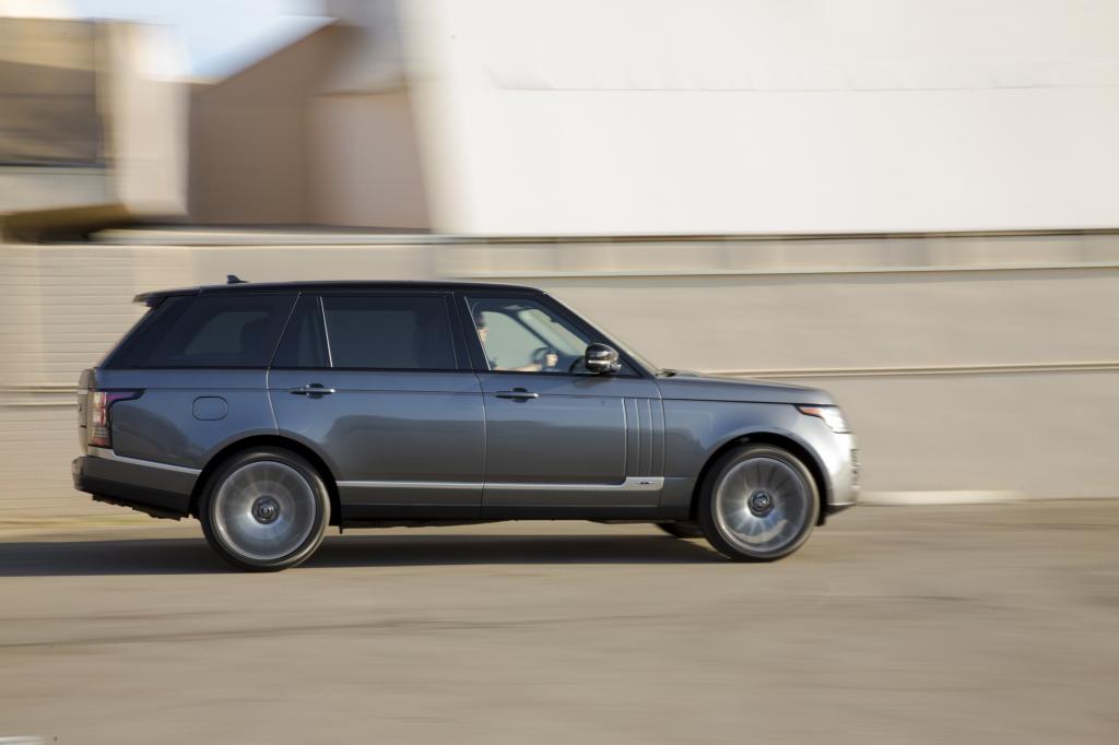 Range Rover LWB - Hinterbänkler auf dem Hochsitz
