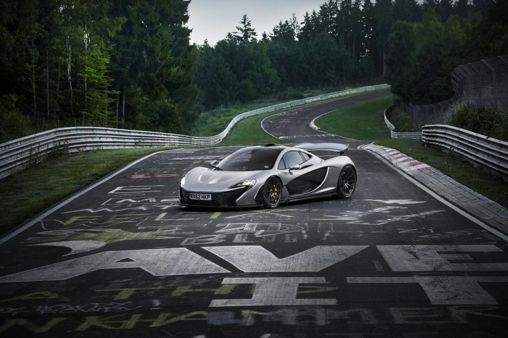 Rekordverdächtig schnell umrundete der Supersportwagen McLaren P1 die Nordschleife des Nürburgrings